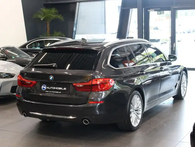 BMW 5 Series view 5