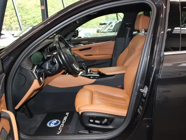 BMW 5 Series view 15