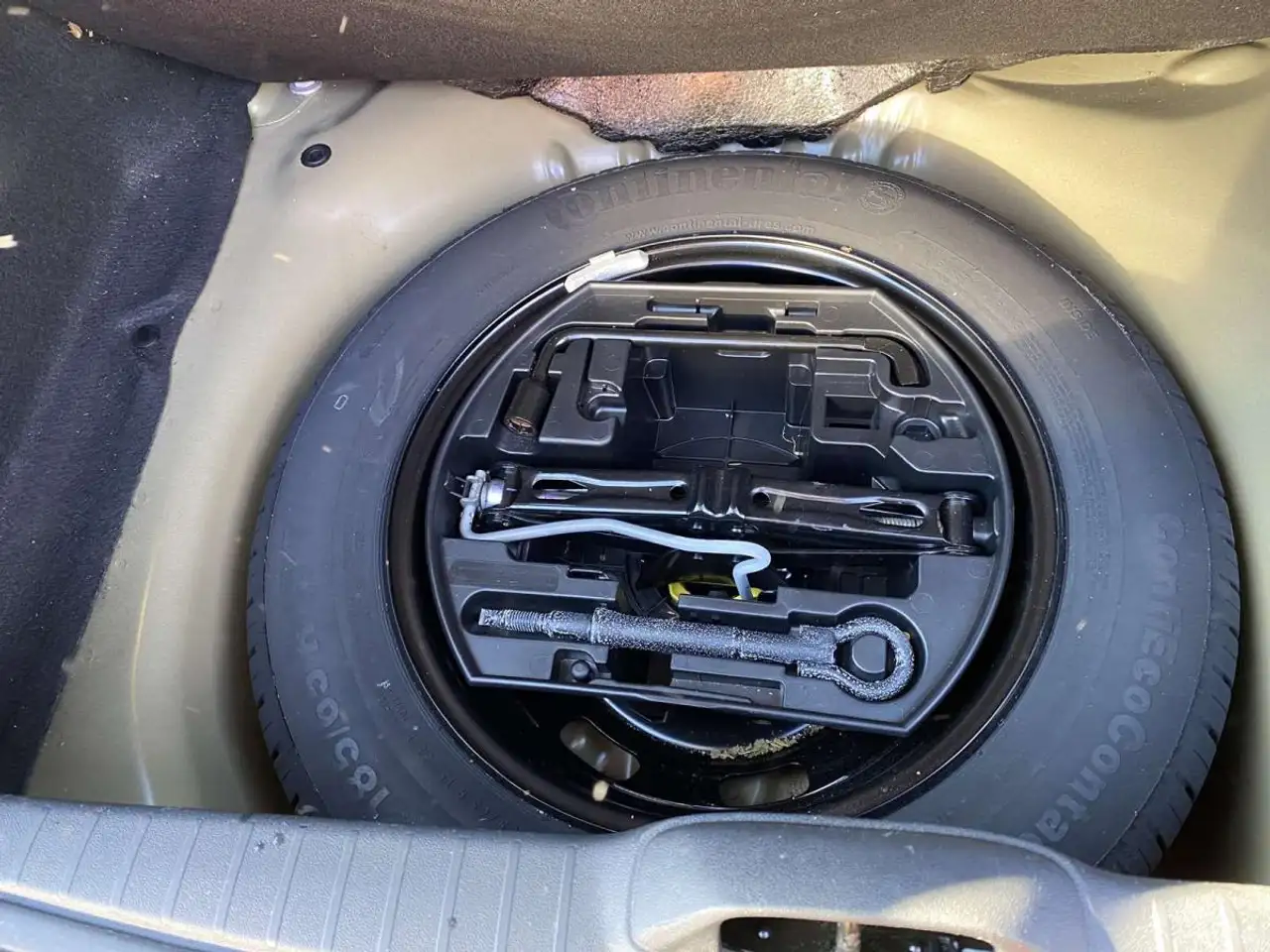 Peugeot 208 208 — photo 18