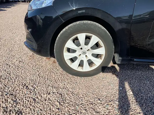 Peugeot 208 view 15