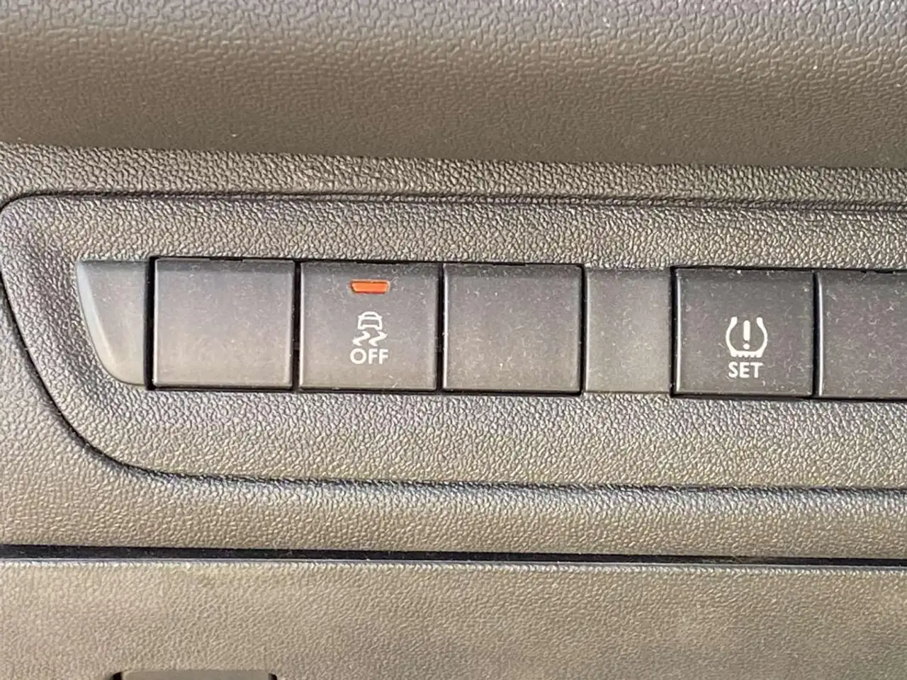 Peugeot 208 208 — photo 13