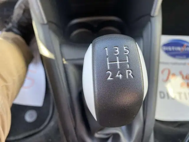 Peugeot 208 view 8