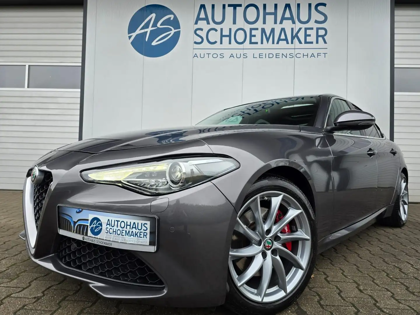 Alfa Romeo Giulia Super 2.0 Turbo*Sport*Nav,SHD,AHK,Pano Grau - 1