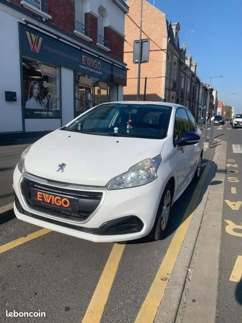 Peugeot 208 GENERATION-I 1.2 PURETECH 68 LIKE Noir - 1