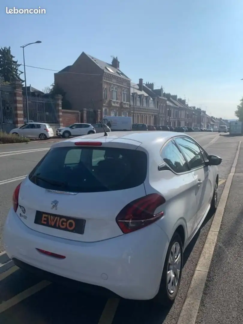 Peugeot 208 GENERATION-I 1.2 PURETECH 68 LIKE Noir - 2