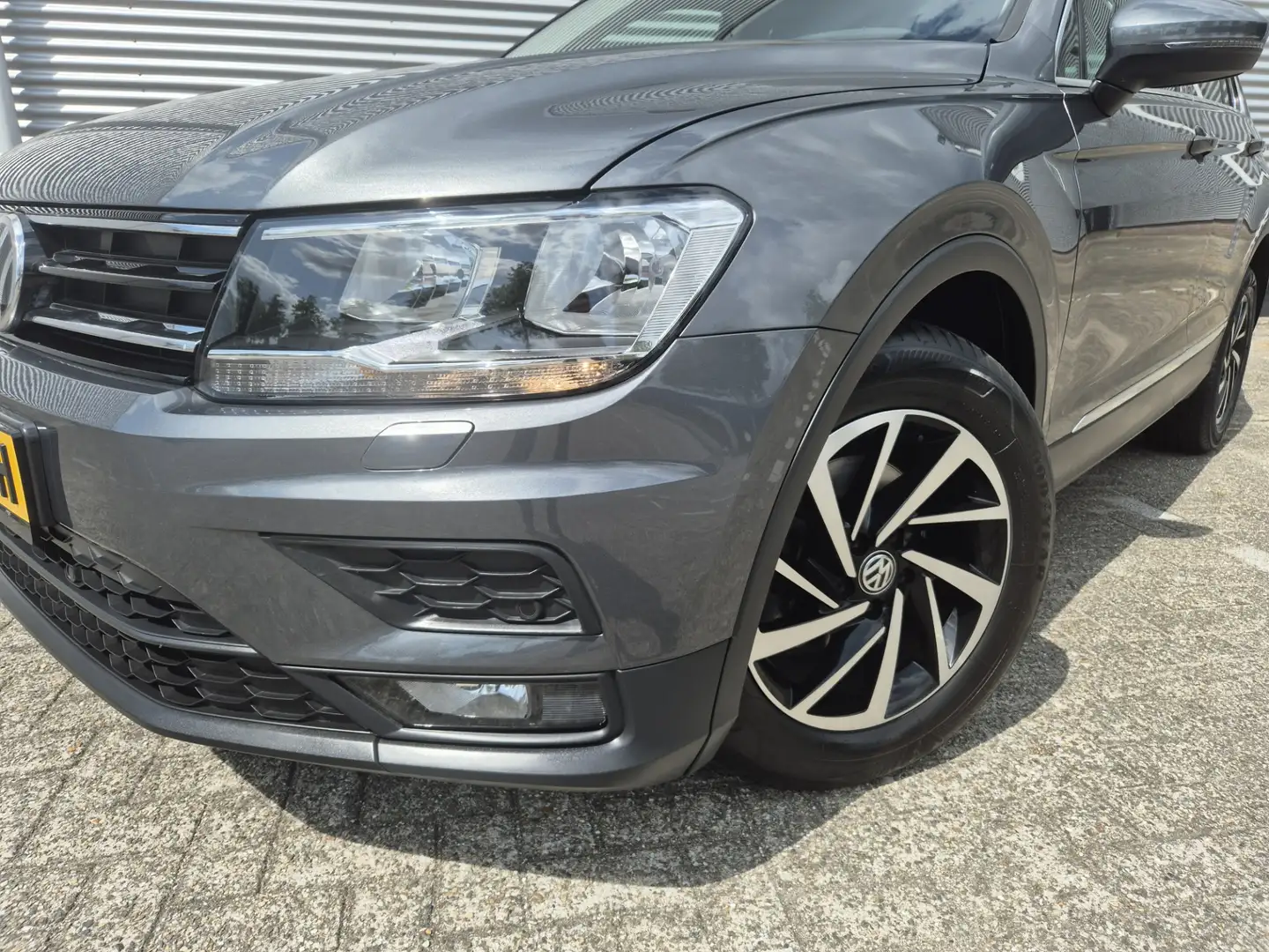 Volkswagen Tiguan 1.5 TSI Life Automaat,applecarplay/android/navigat Šedá - 2