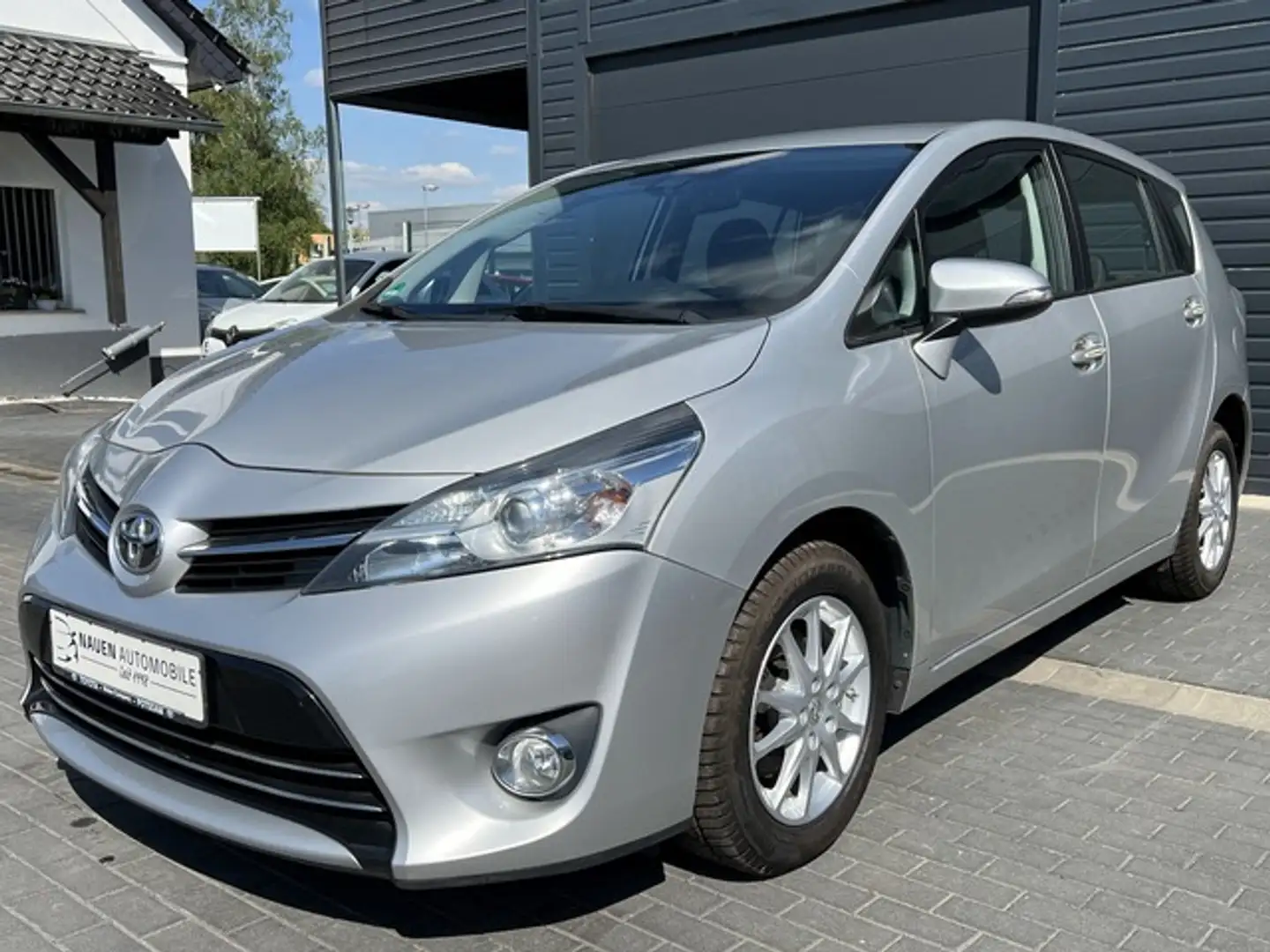 Toyota Verso Edition-S Automatik+RFK+Allwetter+ Srebrny - 1