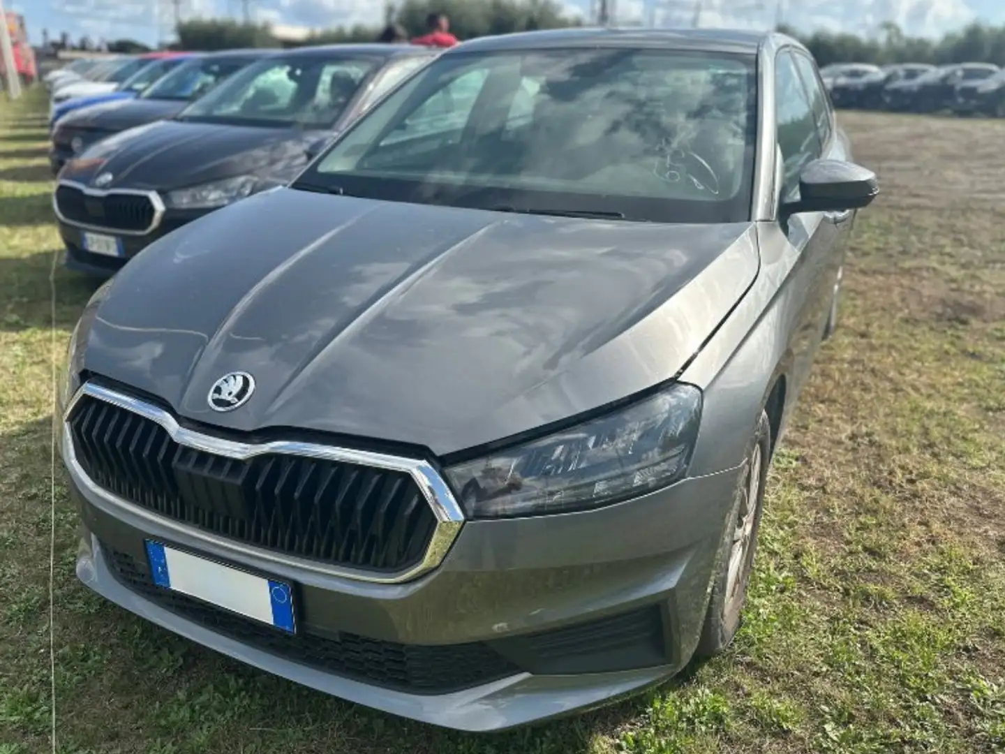 Skoda Fabia 1.0 MPI EVO Ambition Gris - 1