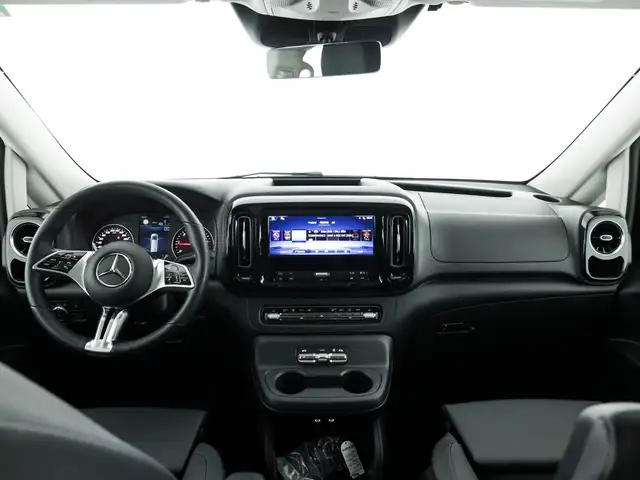 Mercedes-Benz Vito view 9