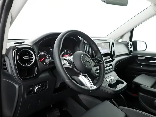 Mercedes-Benz Vito view 11