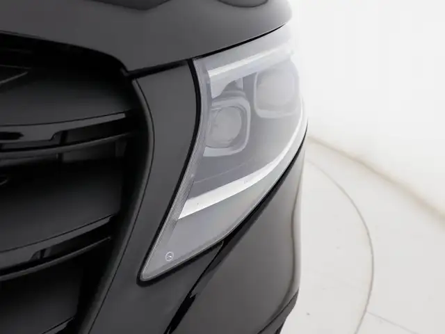 Mercedes-Benz Vito view 8