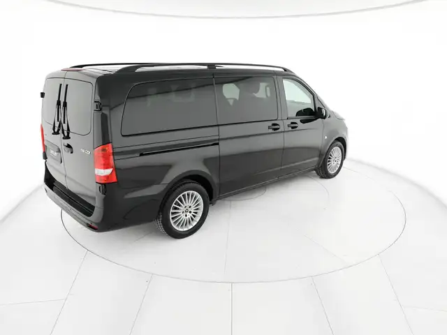Mercedes-Benz Vito view 4