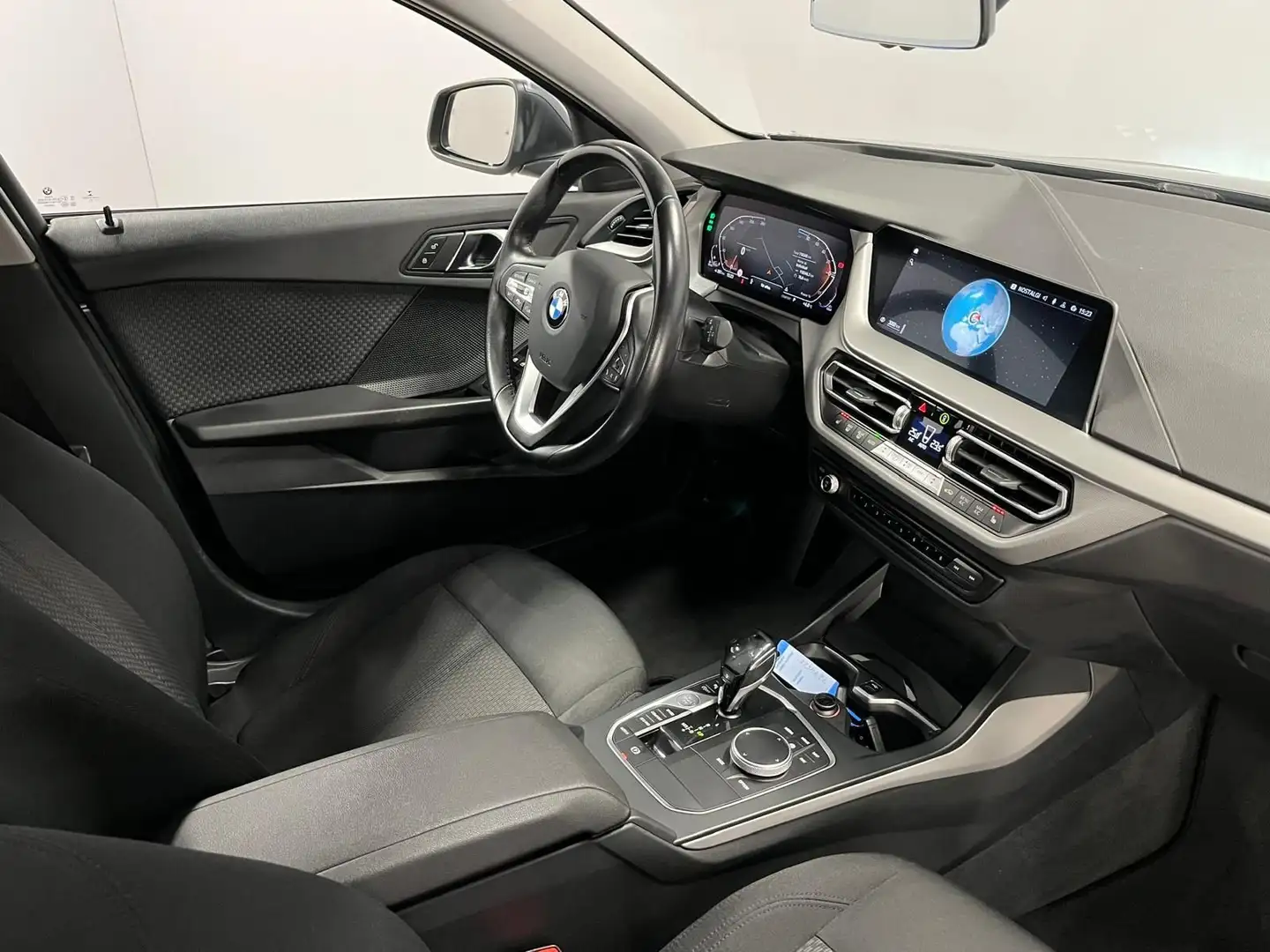 BMW 120 d xDrive Aut. ***HEAD UP | ACC | LiveCockpit*** Silber - 2