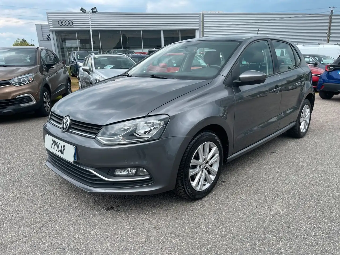 Volkswagen Polo 1.2 TSI 90ch BlueMotion Technology Confortline Gris - 1