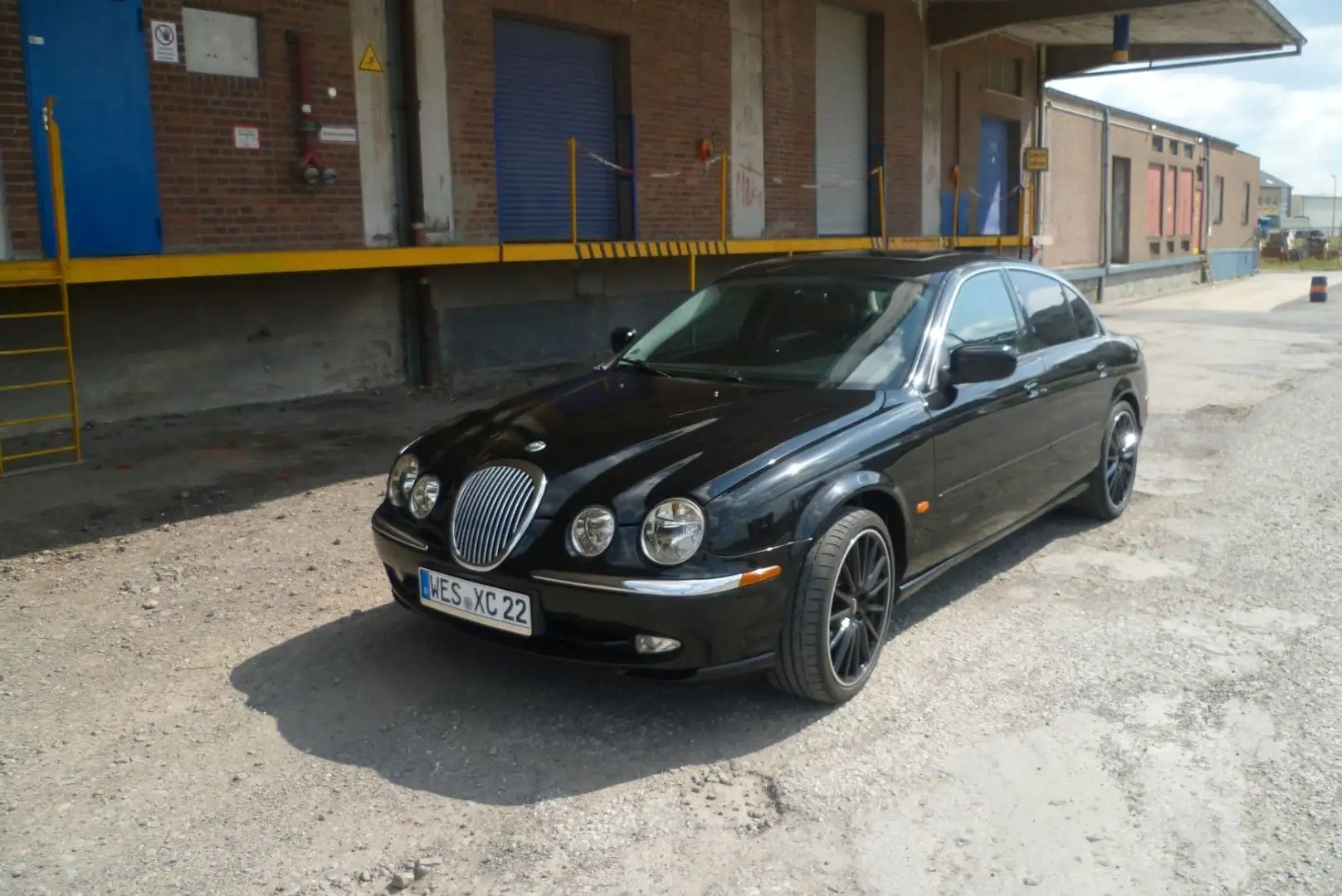 Jaguar S-Type V6 sehr gutes Auto, viel Geld investiert Zwart - 2