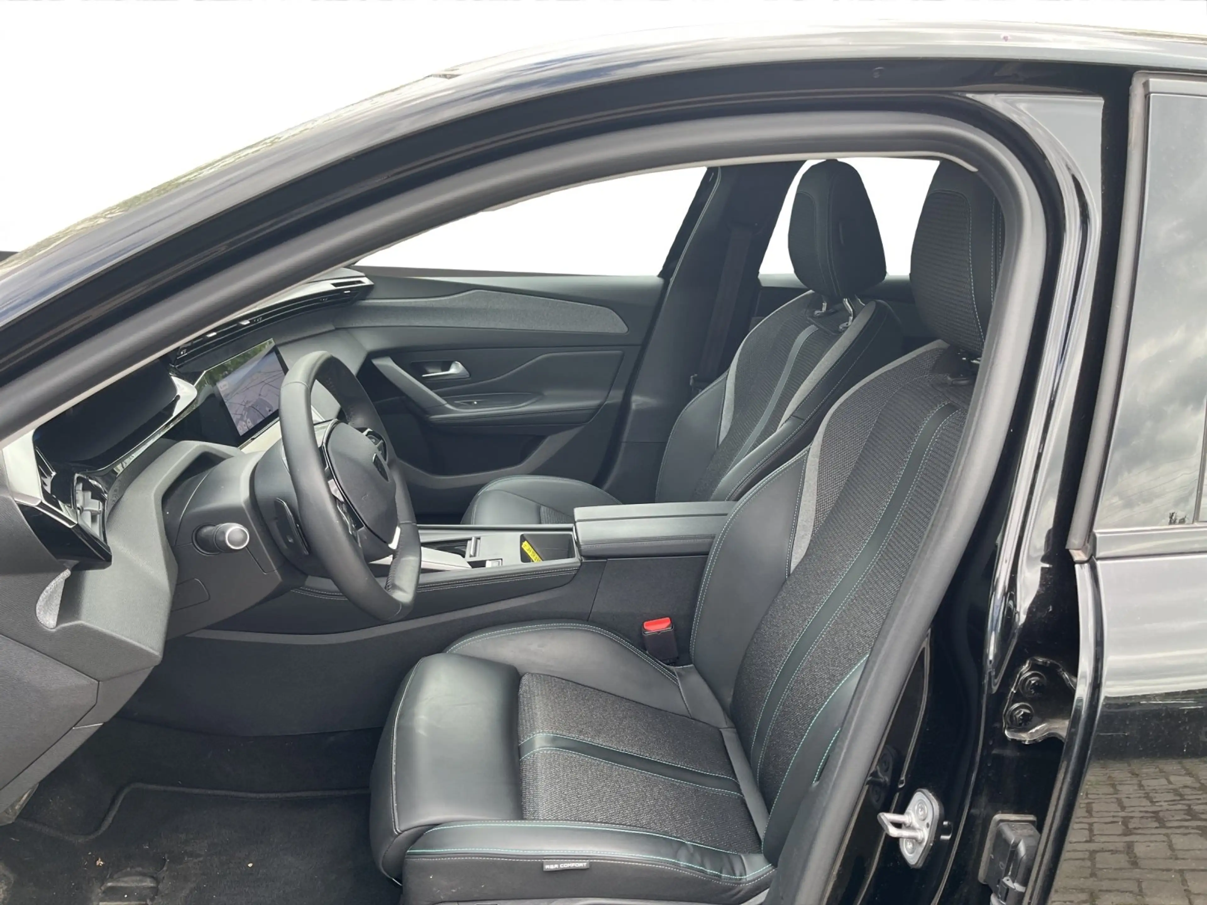 Peugeot 308 SW Allure PT 130 — photo 11
