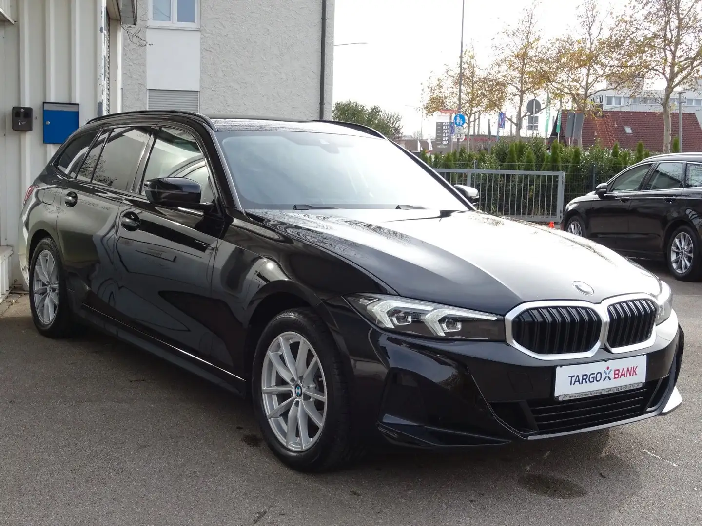 BMW 320 d Touring xDrive Aut G21 LCI Navi Leder LED Schwarz - 1
