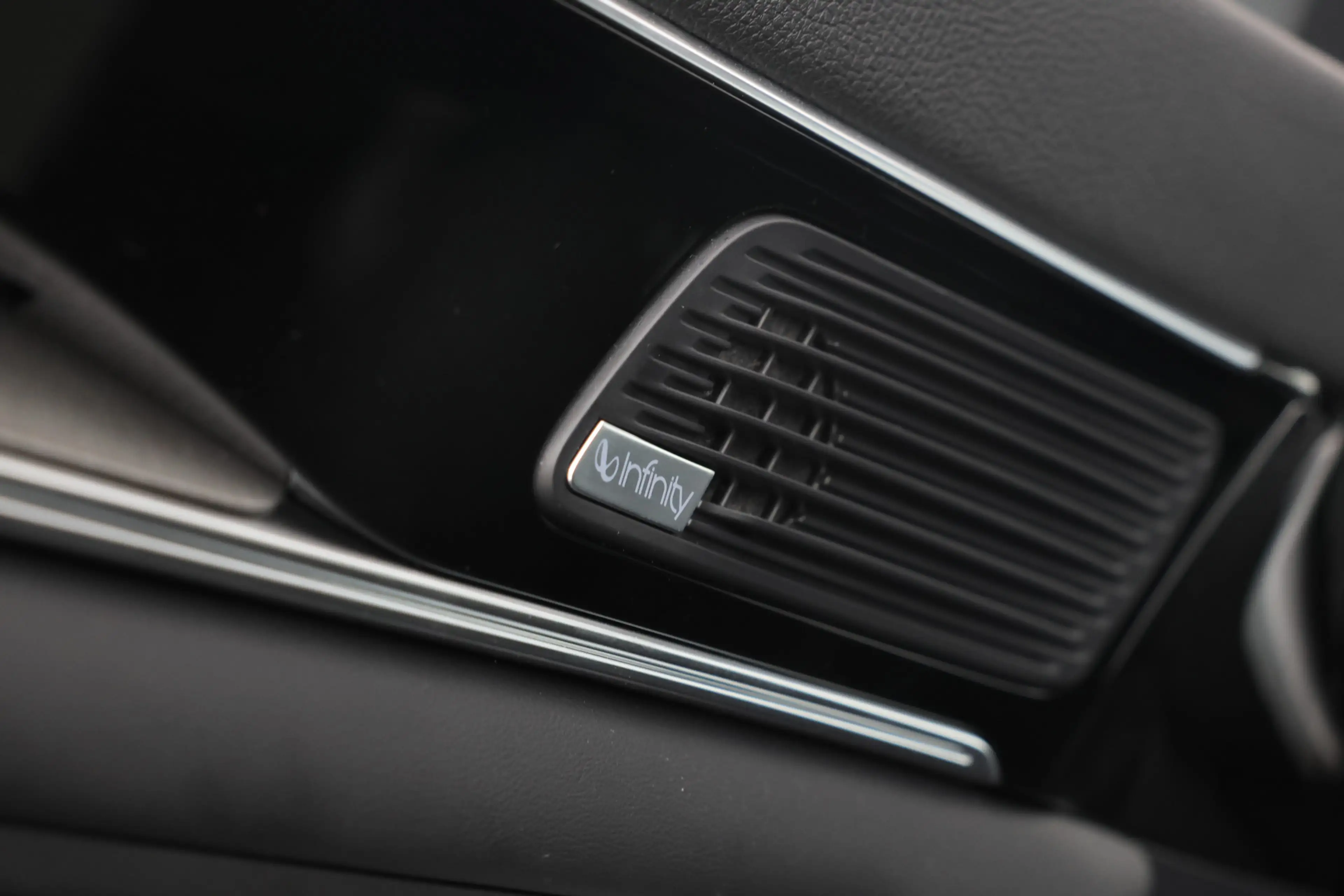 BYD Seal U 1.5 DM-i FWD Boost — photo 31