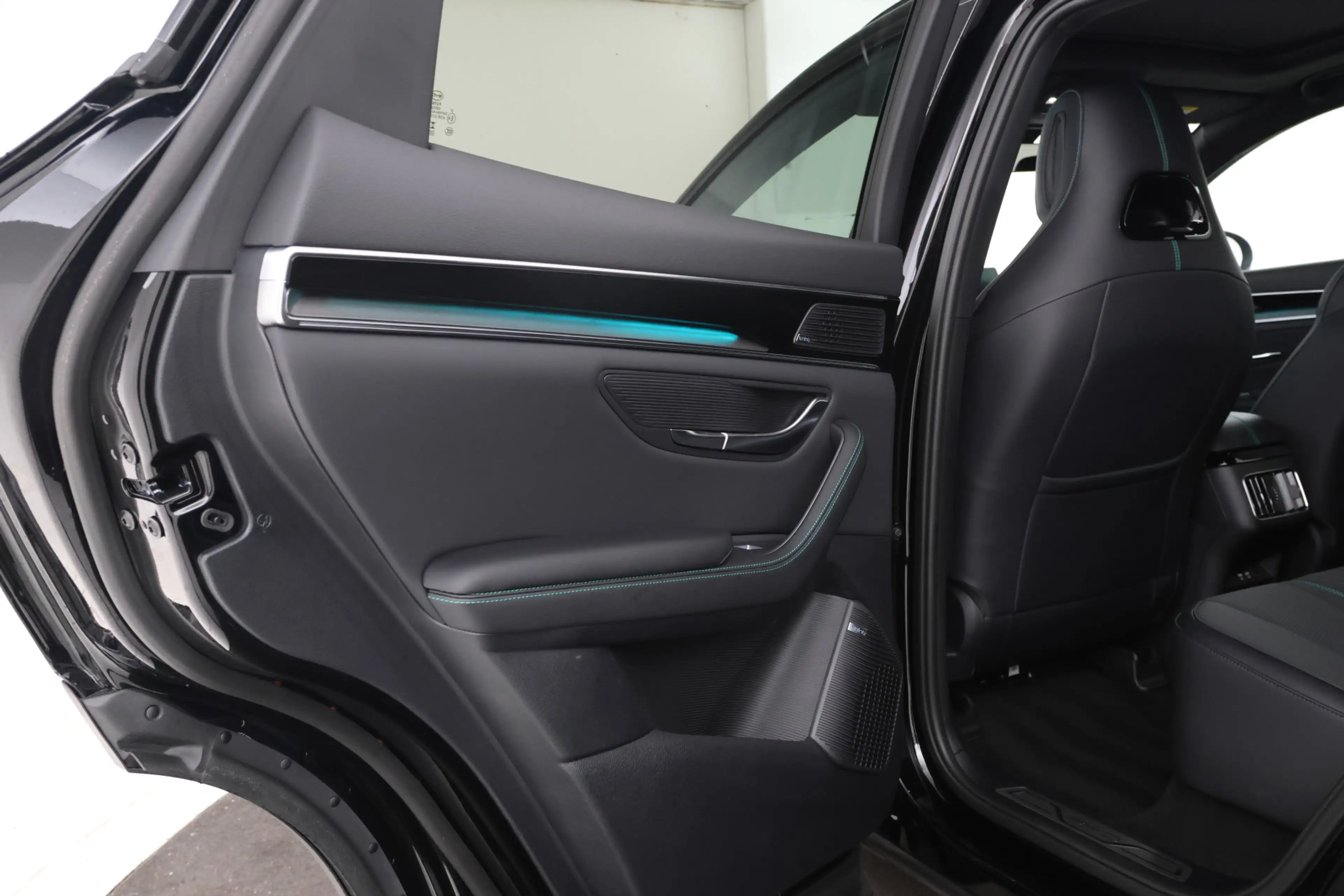 BYD Seal U 1.5 DM-i FWD Boost — photo 22