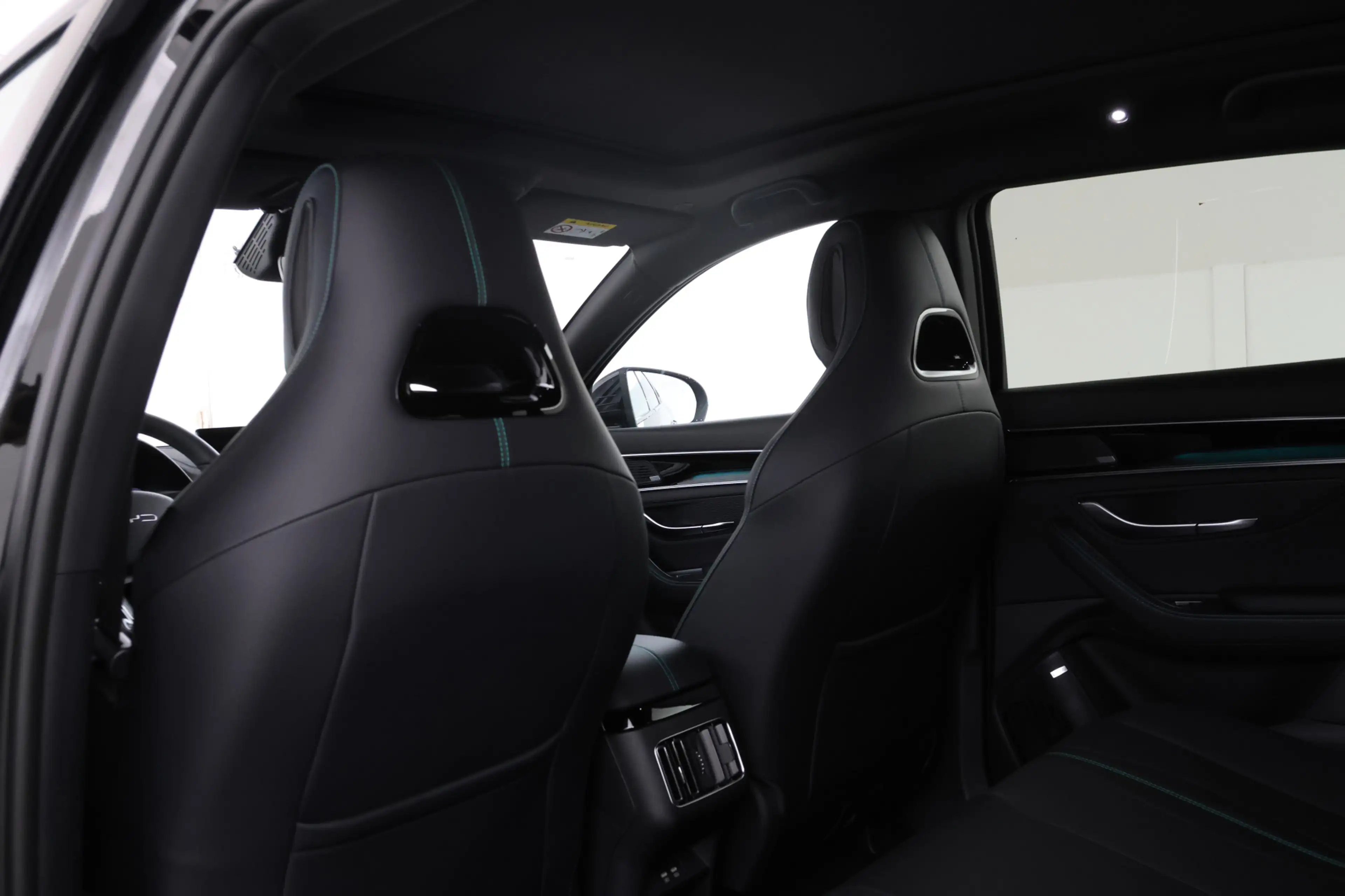 BYD Seal U 1.5 DM-i FWD Boost — photo 23