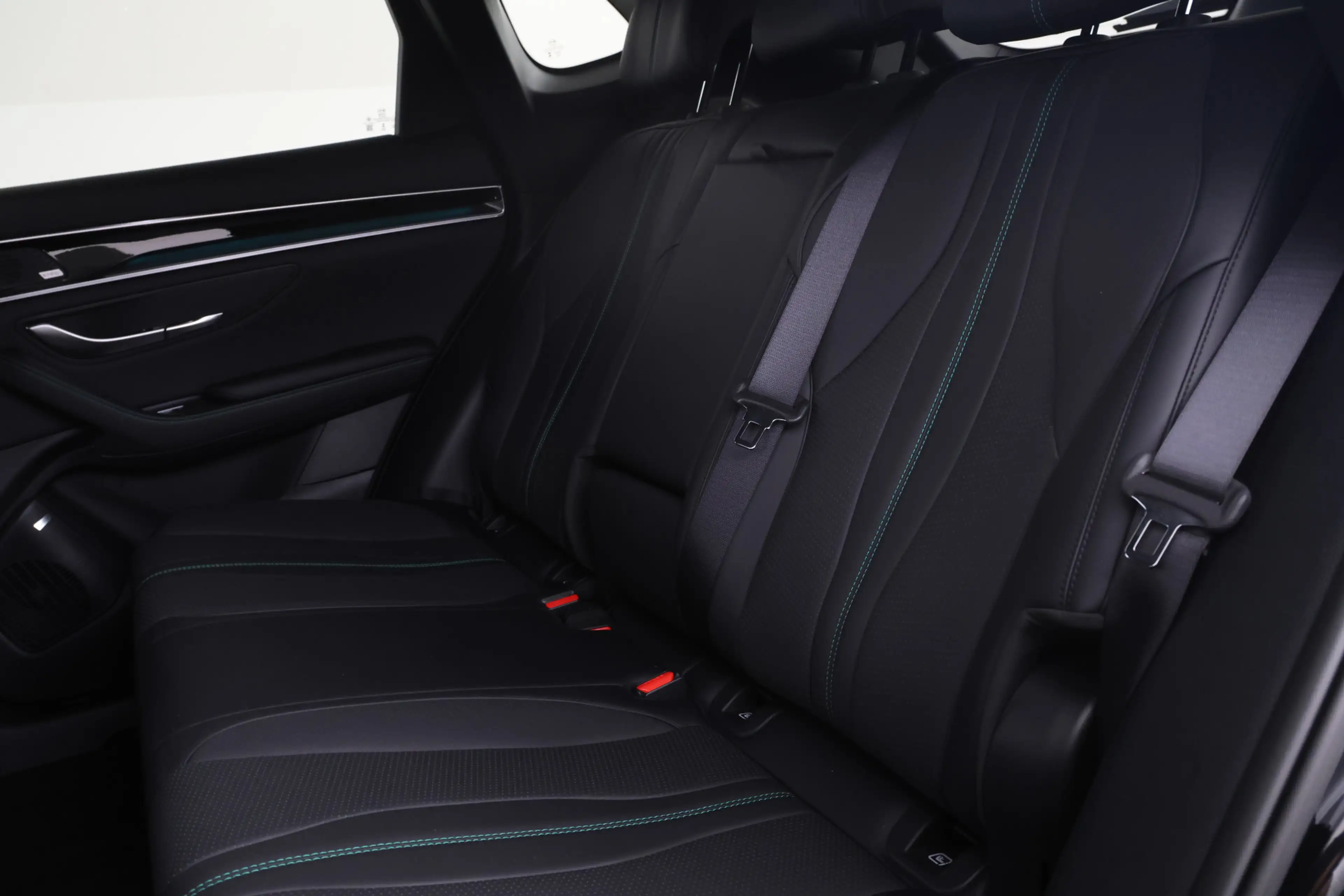 BYD Seal U 1.5 DM-i FWD Boost — photo 24