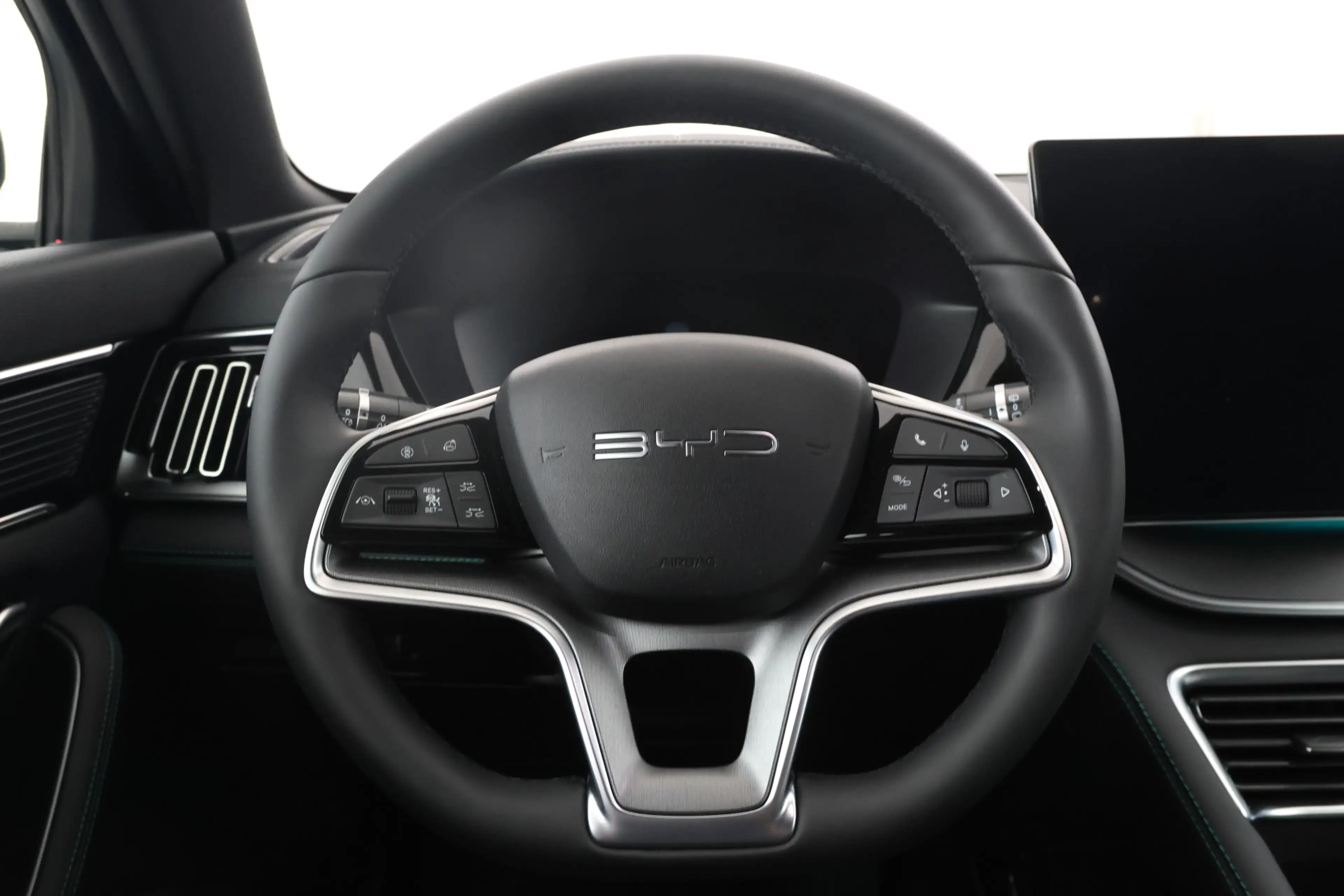 BYD Seal U 1.5 DM-i FWD Boost — photo 28