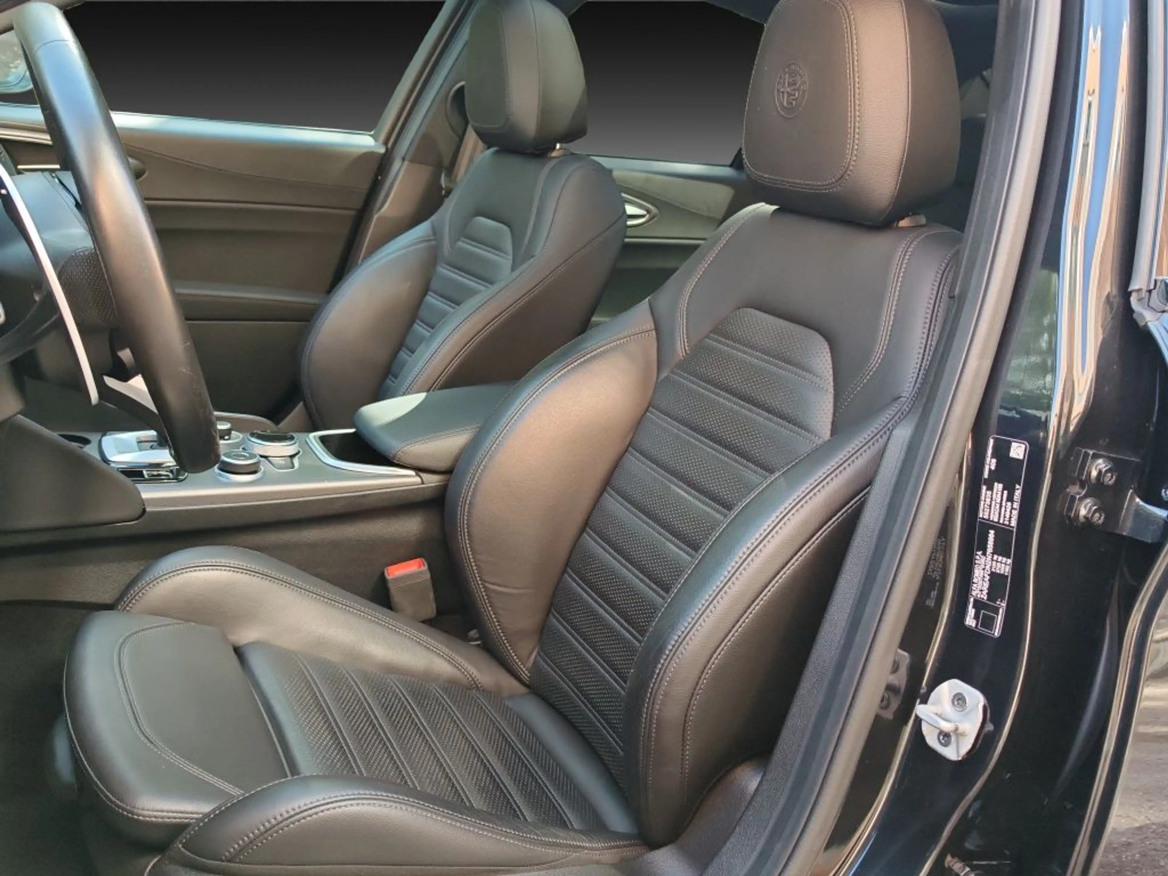 Alfa Romeo Giulia GIULIA 280PS VELOCE PANORAMA PREMIUM ASSISTENZP — photo 11