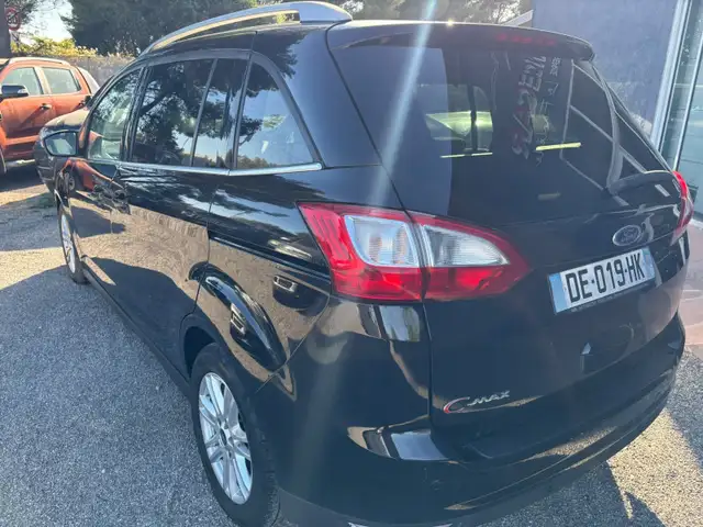 Ford Grand C-Max view 3