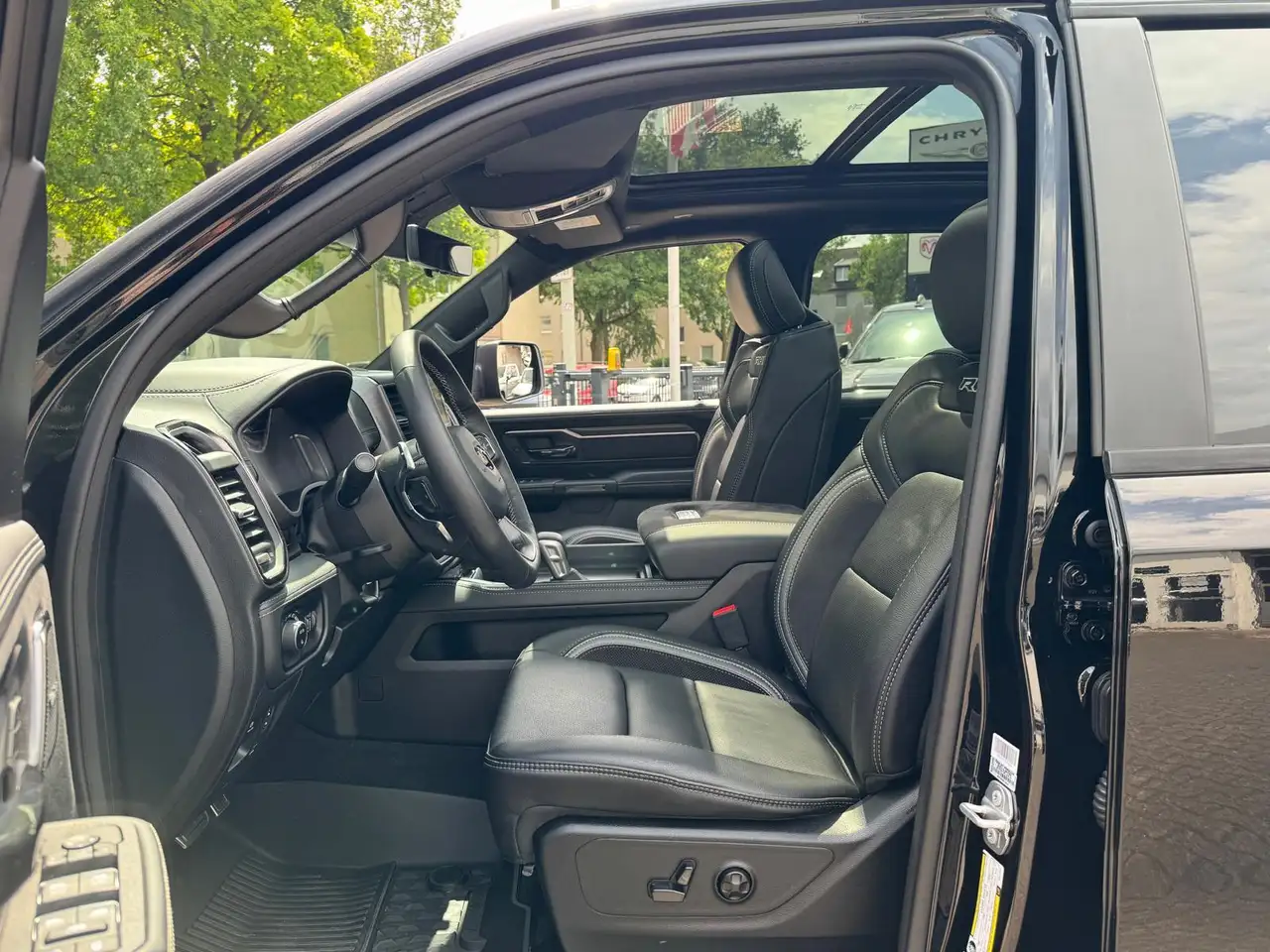 Dodge RAM 2025 — фото 13