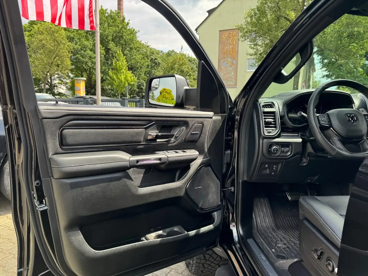 Dodge RAM 2025 — фото 12