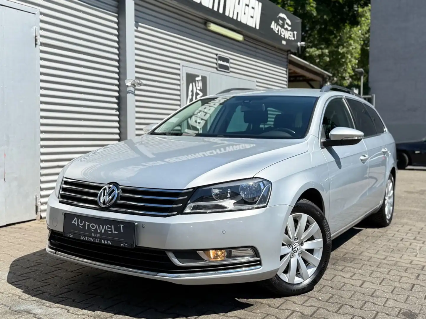 Volkswagen Passat Variant Passat 1.4 TSI Variant *1-HAND*KLIMA*NAVI*PDC* Plateado - 1