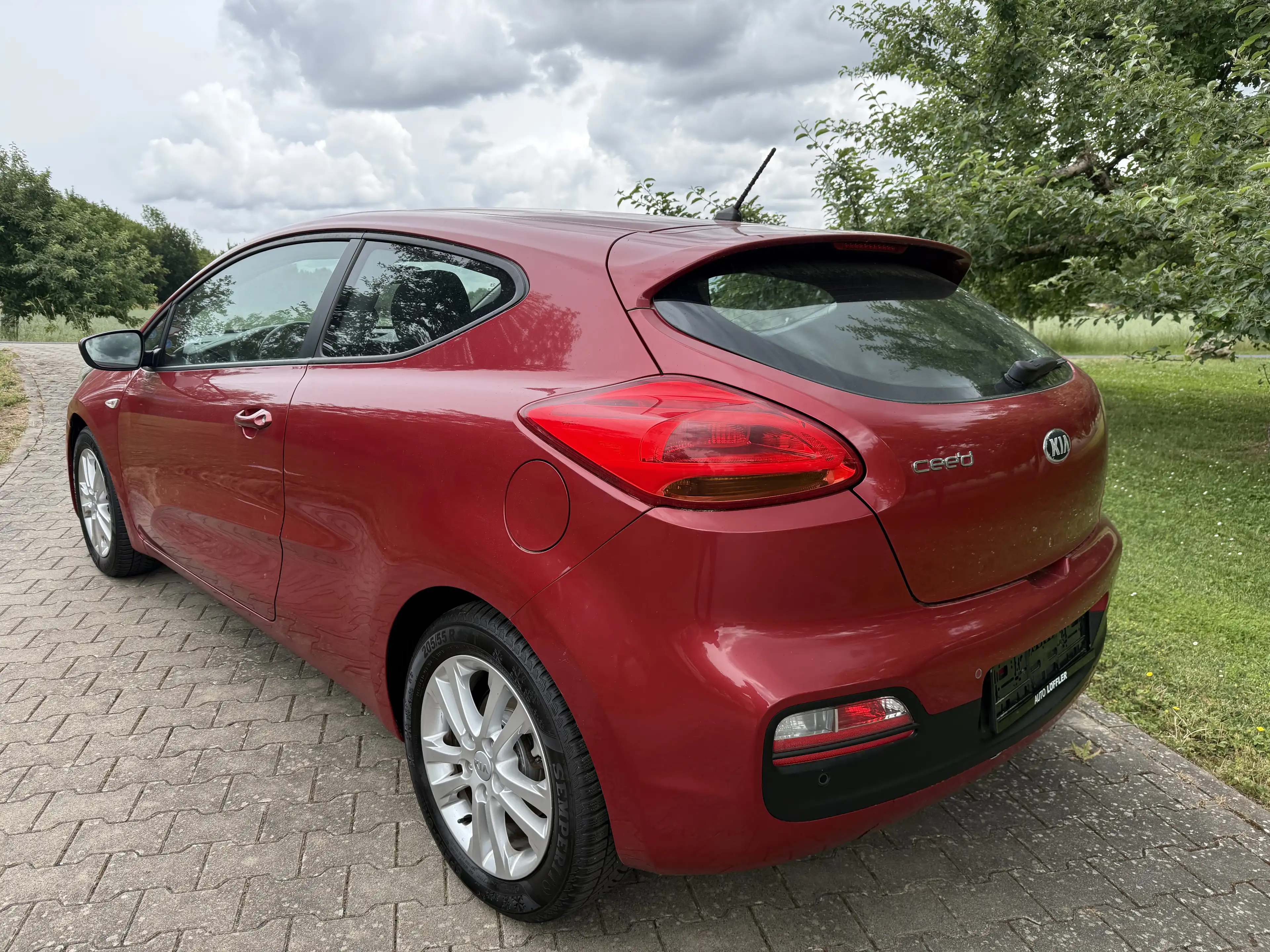 Kia Ceed / cee'd 1.6 GDI Vision*1,Hand 96.000 Km* Klima TÜV Neu — photo 3