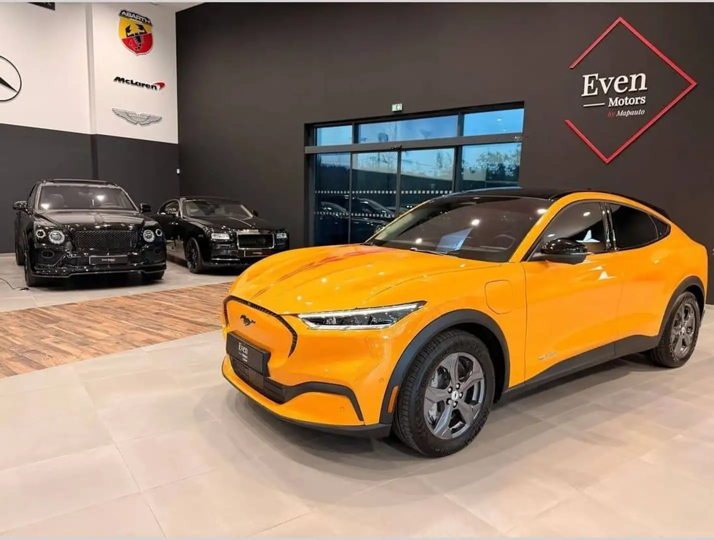 Ford Mustang Mach-E STANDARD RANGE 726 KWH 268 CH Oro - 1