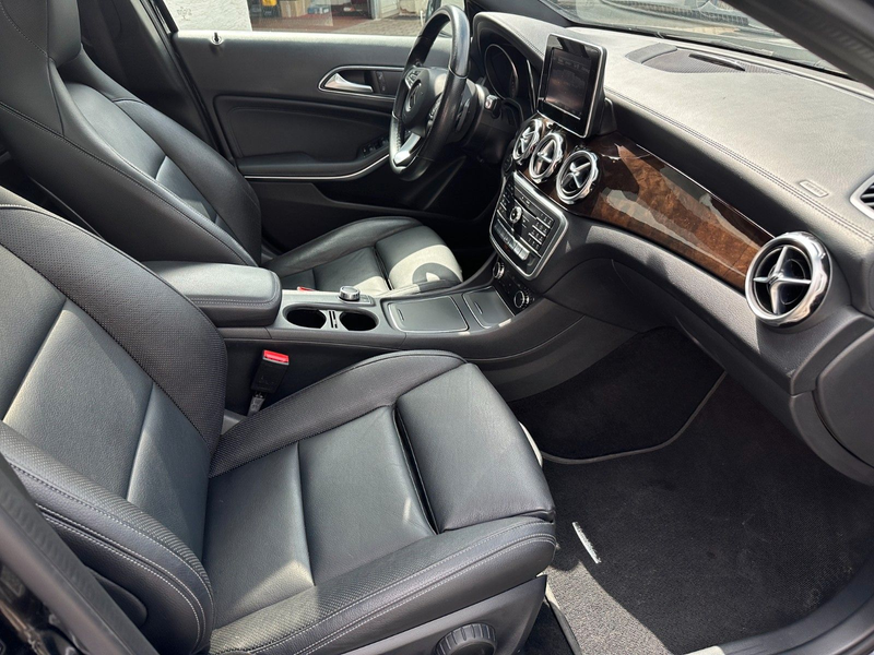 Mercedes-Benz GLA 200 GLA200 Aut. Panorama Navi LED AMG Felgen — photo 12