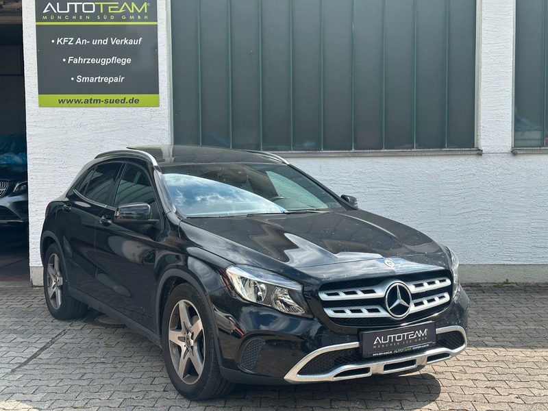 Mercedes-Benz GLA 200 GLA200 Aut. Panorama Navi LED  AMG Felgen