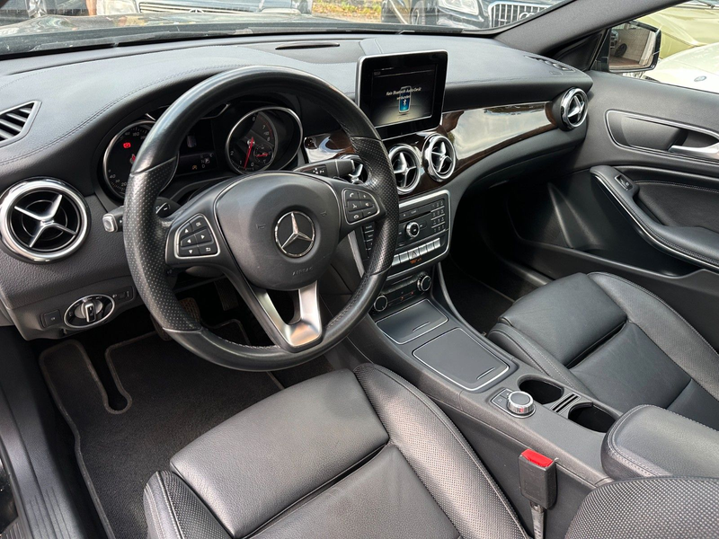 Mercedes-Benz GLA 200 GLA200 Aut. Panorama Navi LED AMG Felgen — photo 5