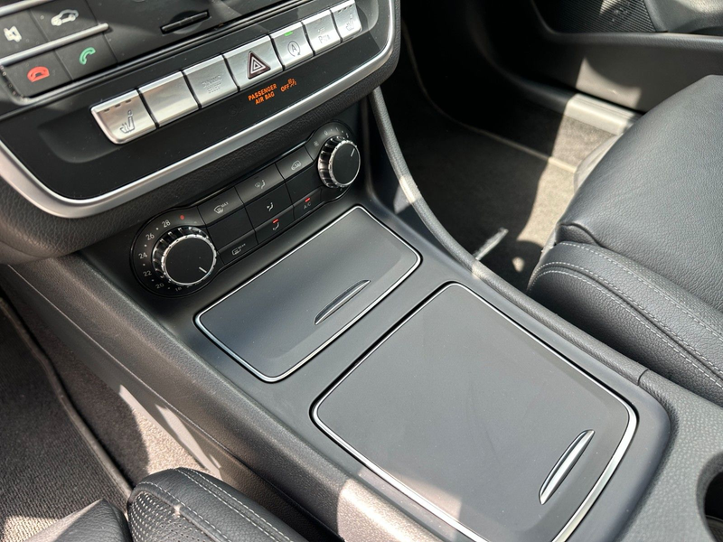 Mercedes-Benz GLA 200 GLA200 Aut. Panorama Navi LED AMG Felgen — photo 9