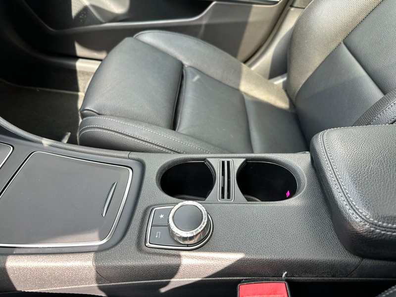 Mercedes-Benz GLA 200 GLA200 Aut. Panorama Navi LED AMG Felgen — photo 10