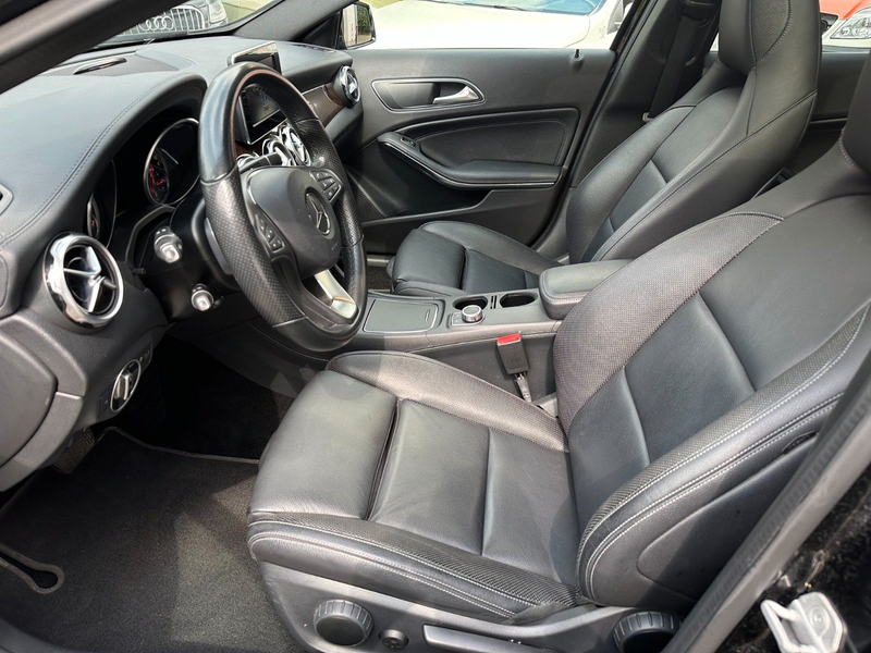 Mercedes-Benz GLA 200 GLA200 Aut. Panorama Navi LED AMG Felgen — photo 2