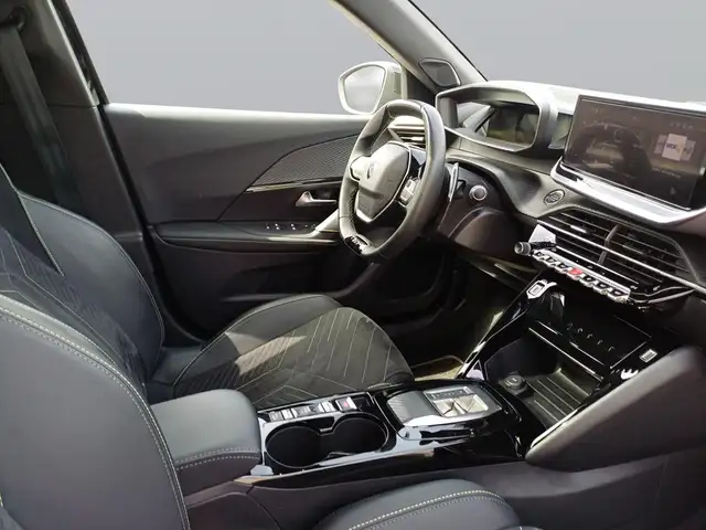 Peugeot 2008 view 11