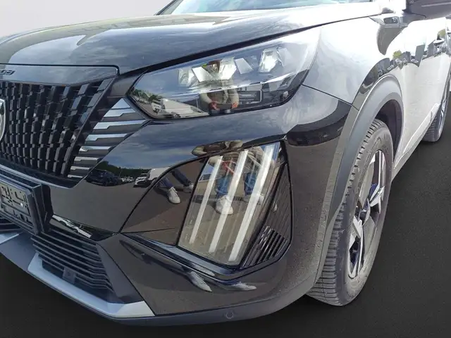 Peugeot 2008 view 9
