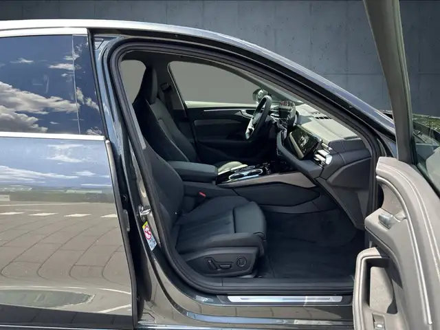 Audi A6 view 15