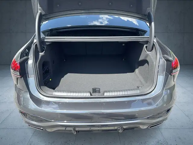 Audi A6 view 13
