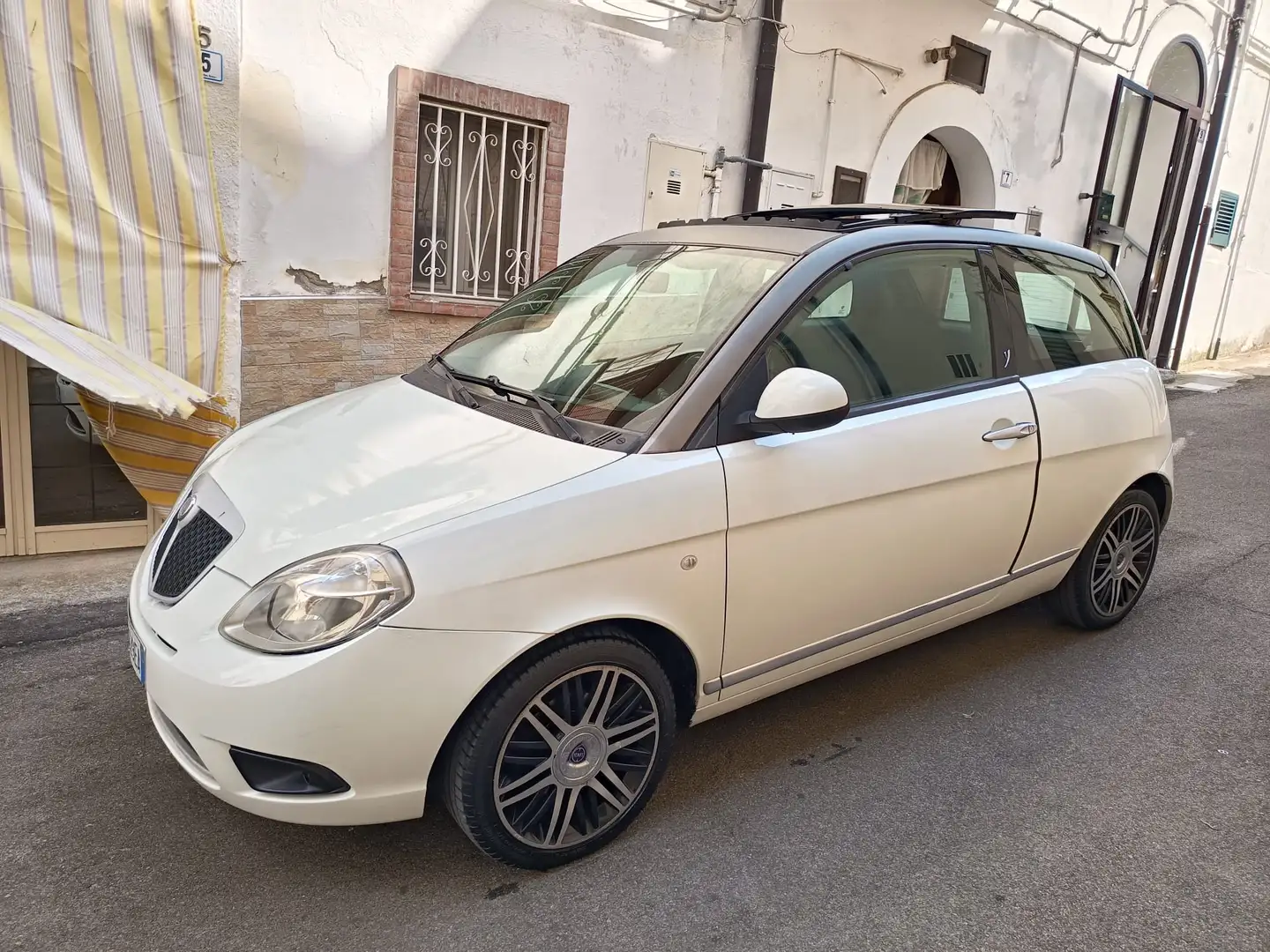 Lancia Ypsilon EURO4 1.3 mjt 16v Platino-TETTO-CERCHI 17” Blanc - 2