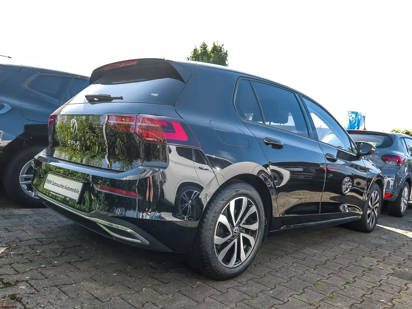 Volkswagen Golf Active Automatik Navi+HUD+ACC+Standh.+LED+PDC+Alar Nero - 2
