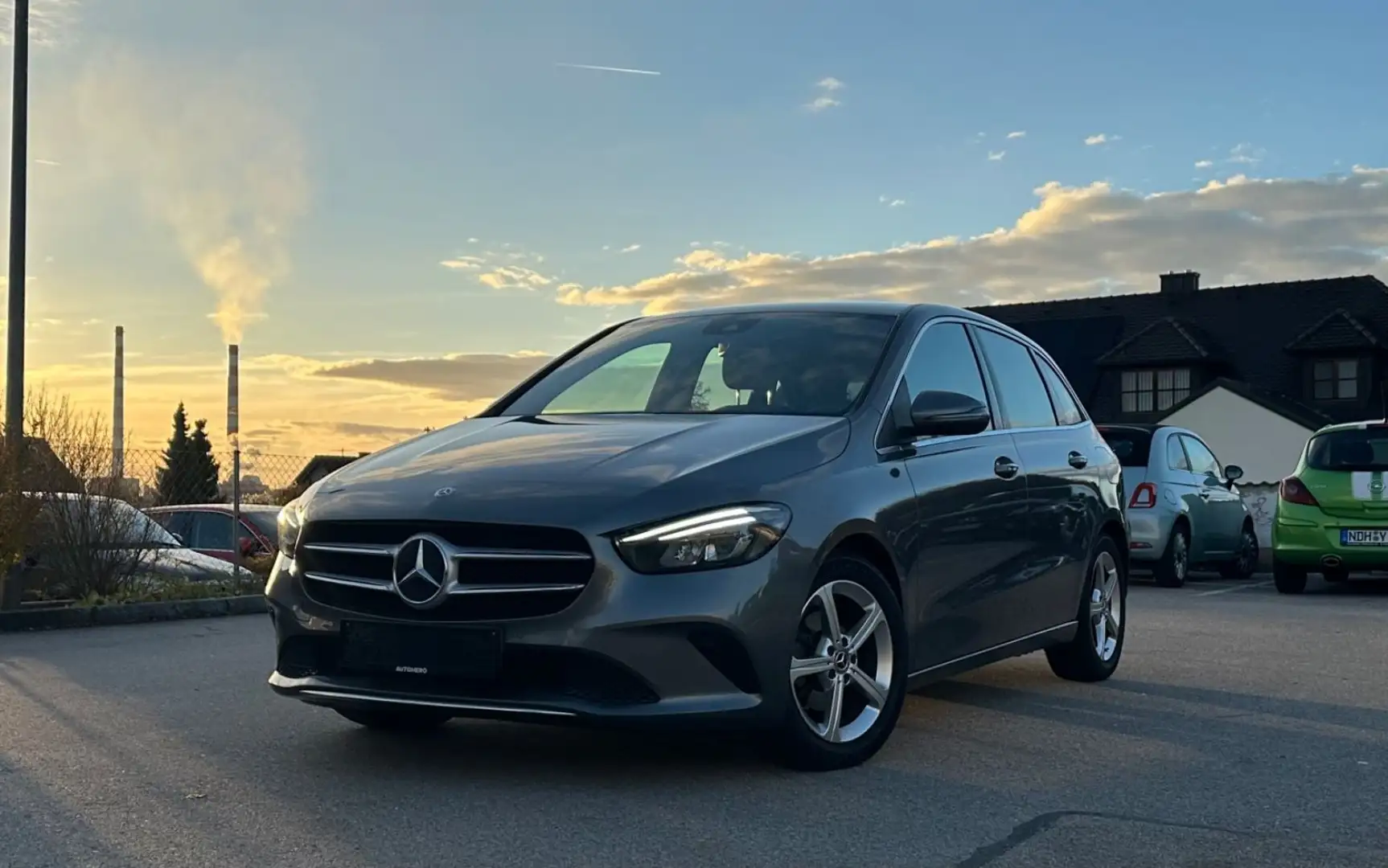 Mercedes-Benz B 180 d Progressive-Navi-PDC-SZH-Leder Euro6 Grau - 2