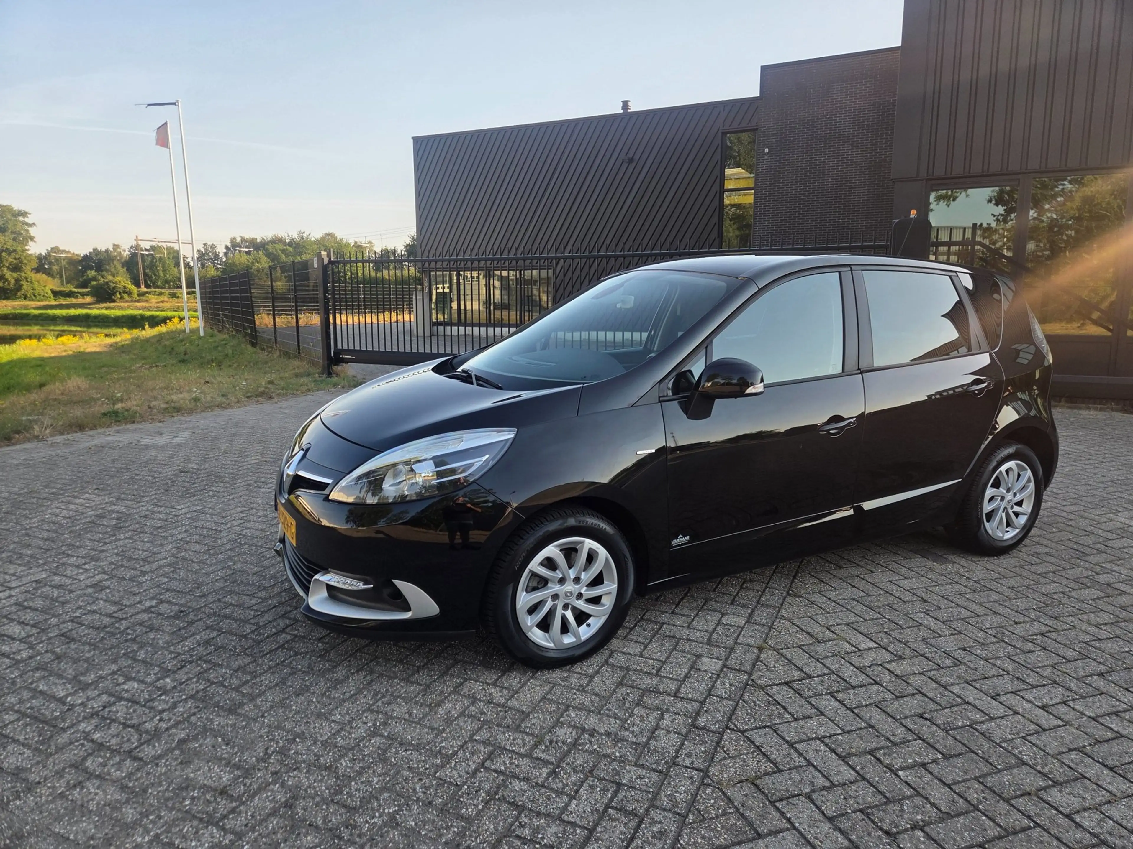 Renault Scenic 1.2 TCe Limited Dealer Onderhouden Zeer Mooie Auto — photo 2