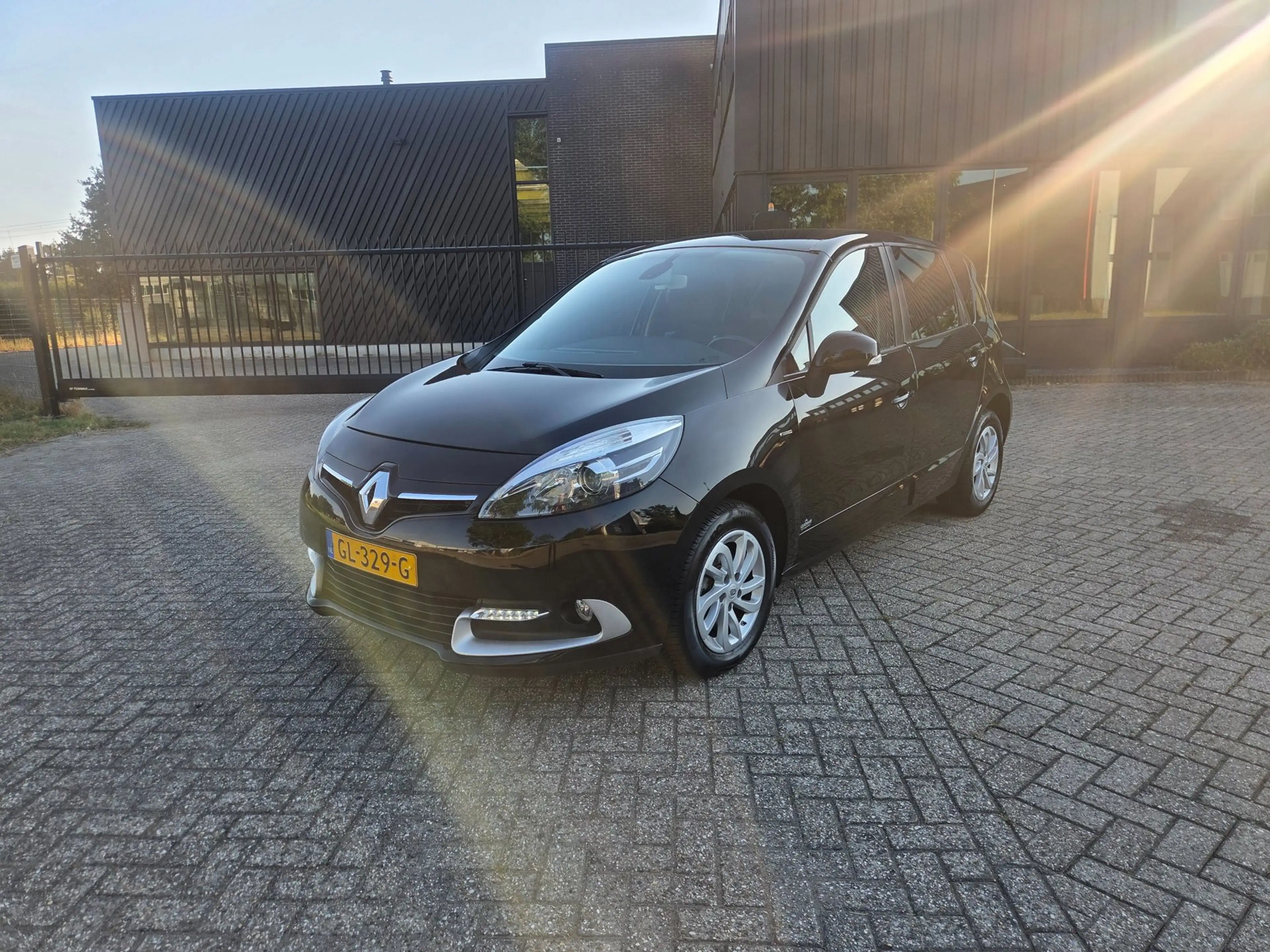 Renault Scenic 1.2 TCe Limited Dealer Onderhouden Zeer Mooie Auto