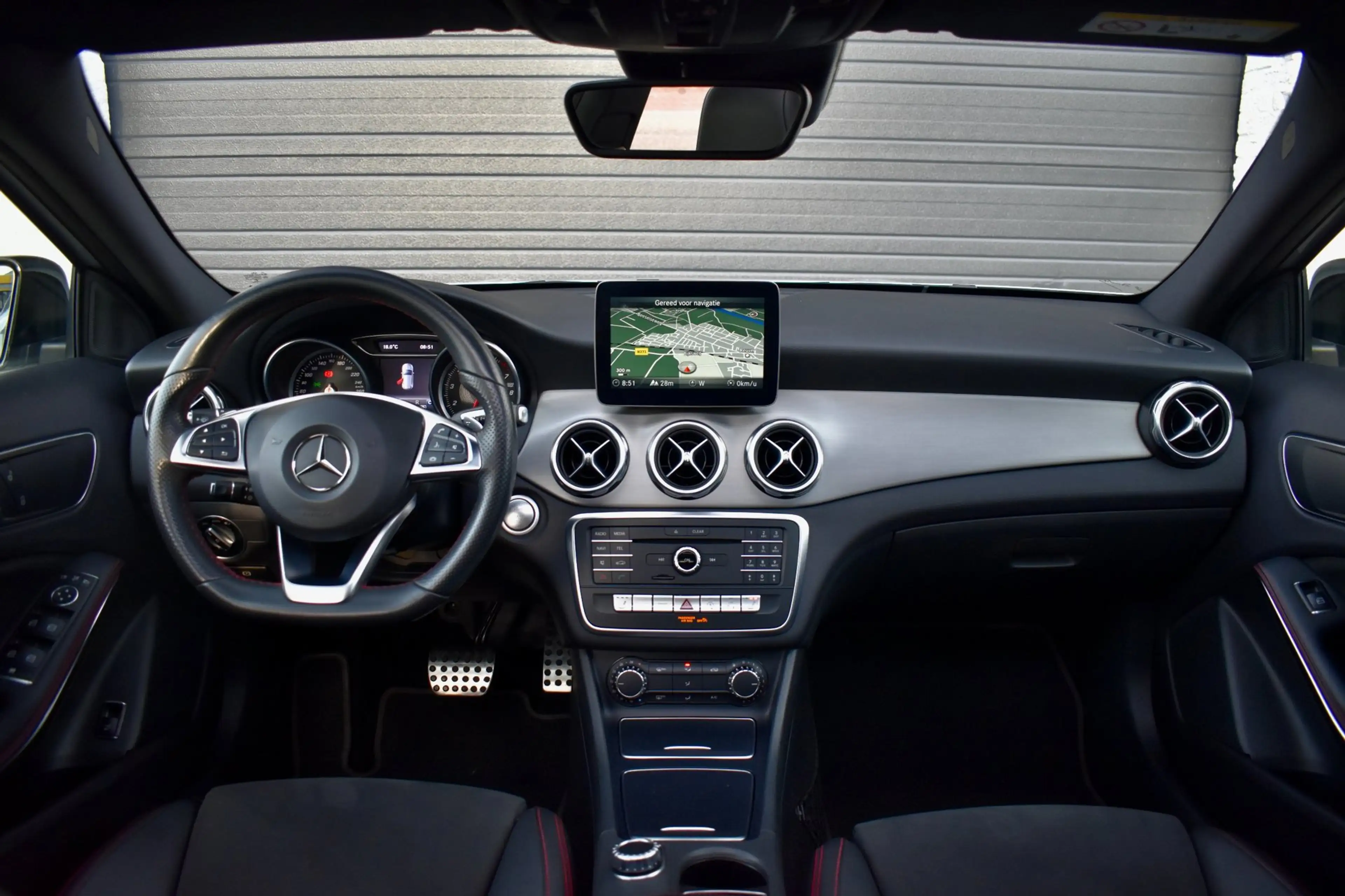 Mercedes-Benz GLA 180 Business Solution AMG|Pano|Camera|Cruise|Navi — photo 4