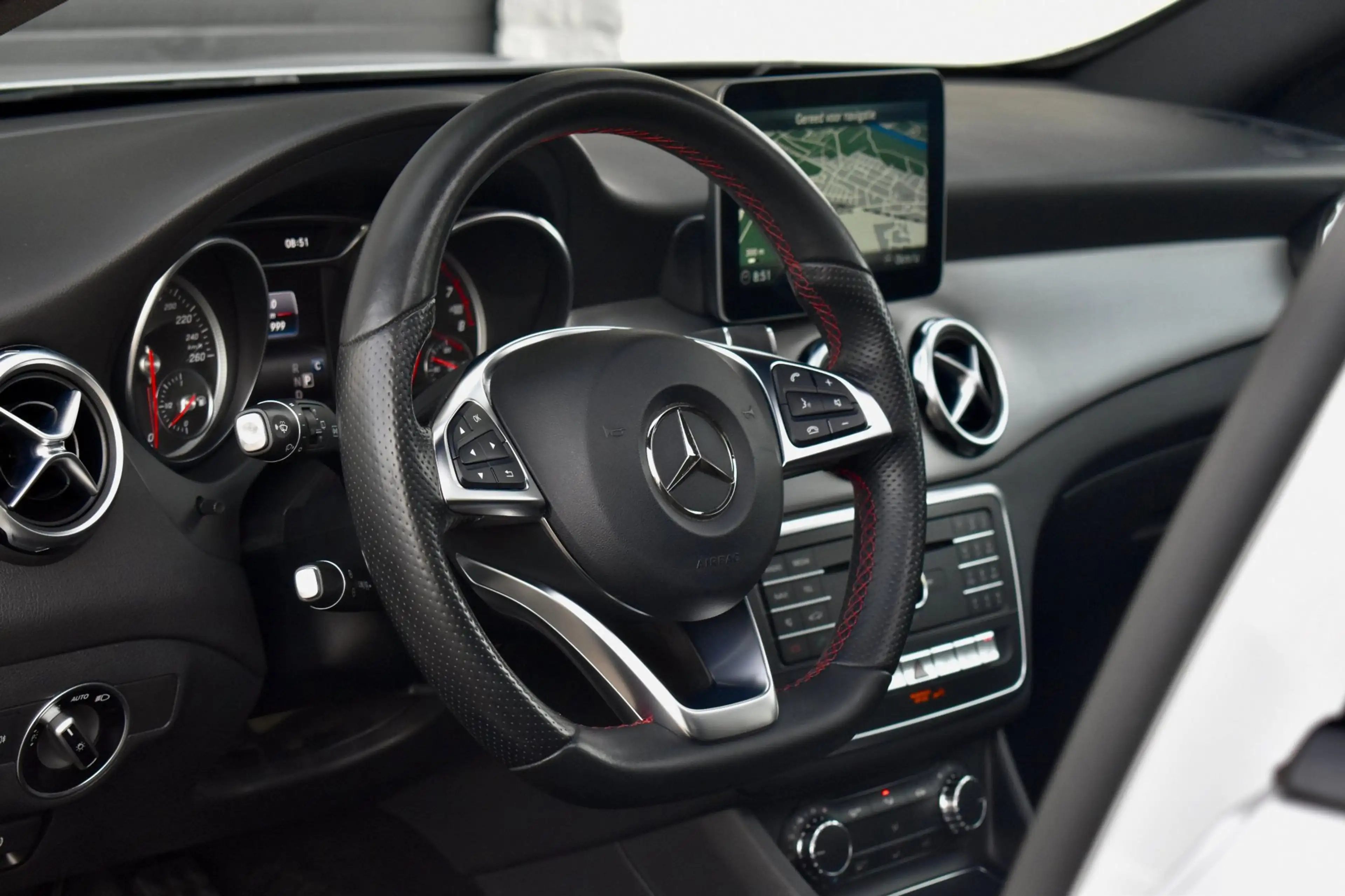 Mercedes-Benz GLA 180 Business Solution AMG|Pano|Camera|Cruise|Navi — photo 9